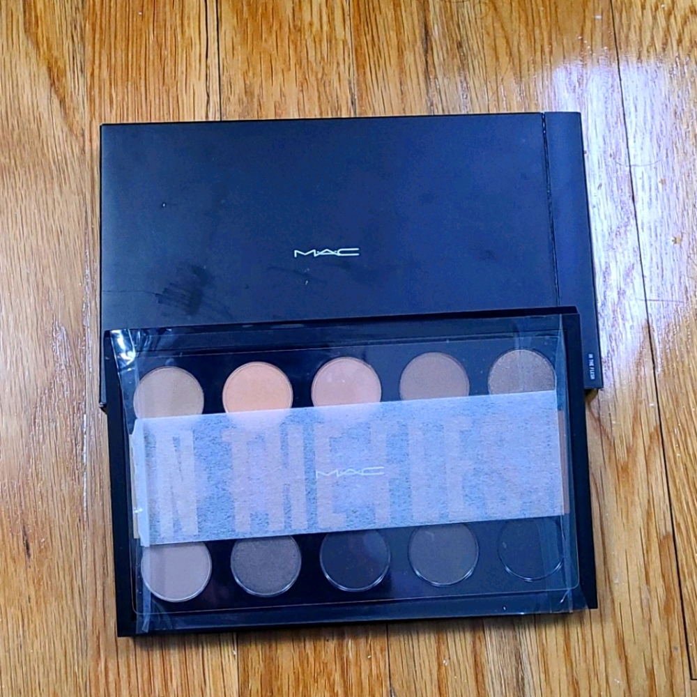 NWT MAC In The Flesh X15 Eyeshadow Palette